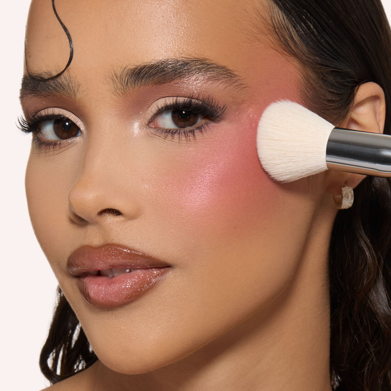 Diffusing Cheek Brush